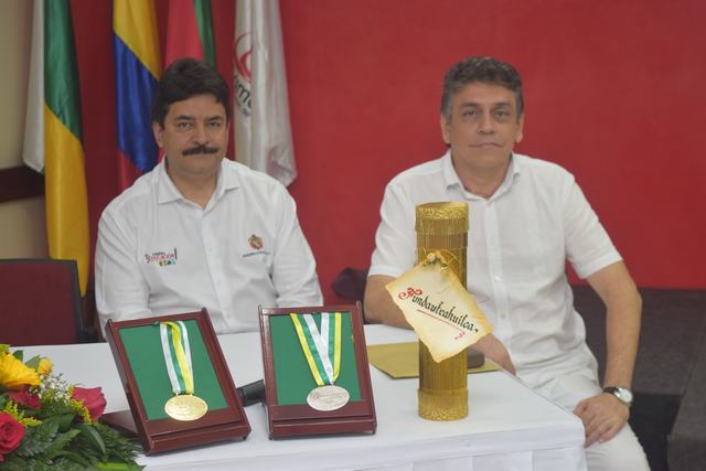 Carlos Julio González, gobernador del Huila y Wiston Morales.